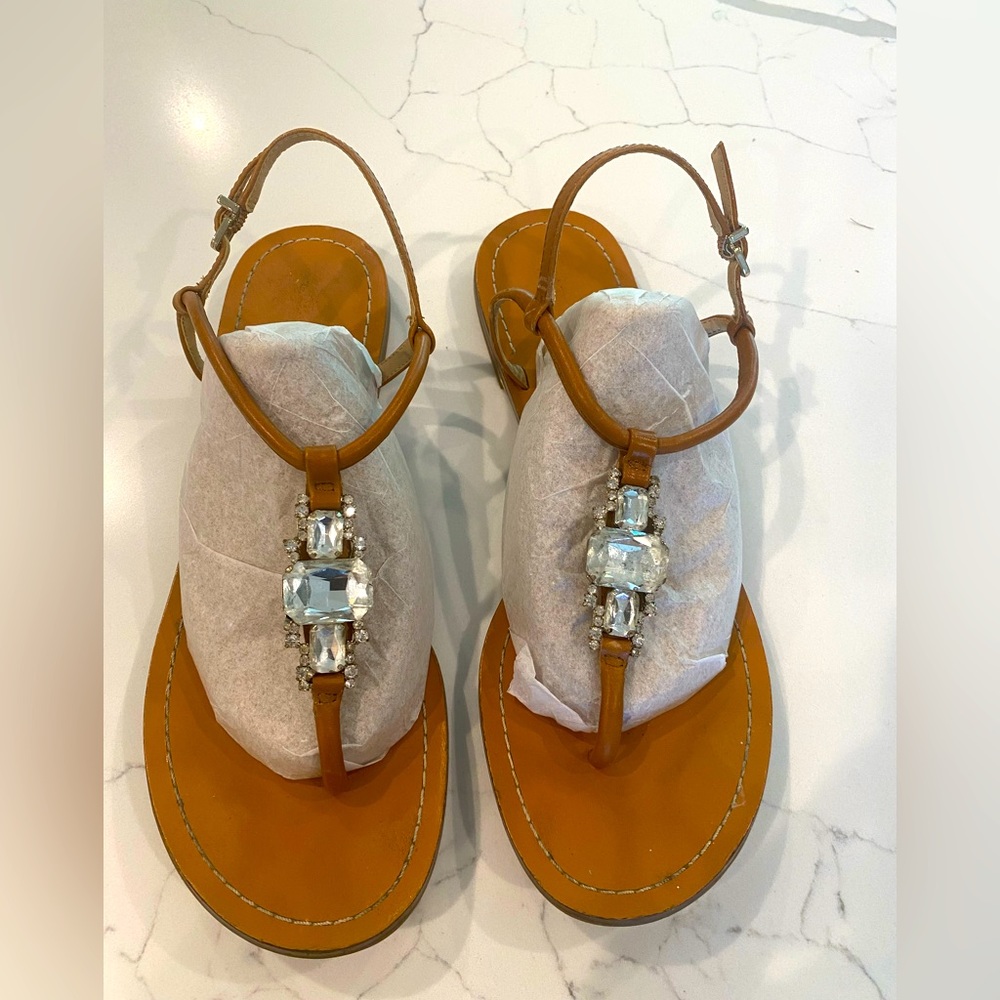 Antonio Melani crystal embellished tan thong flat sandals - size 9